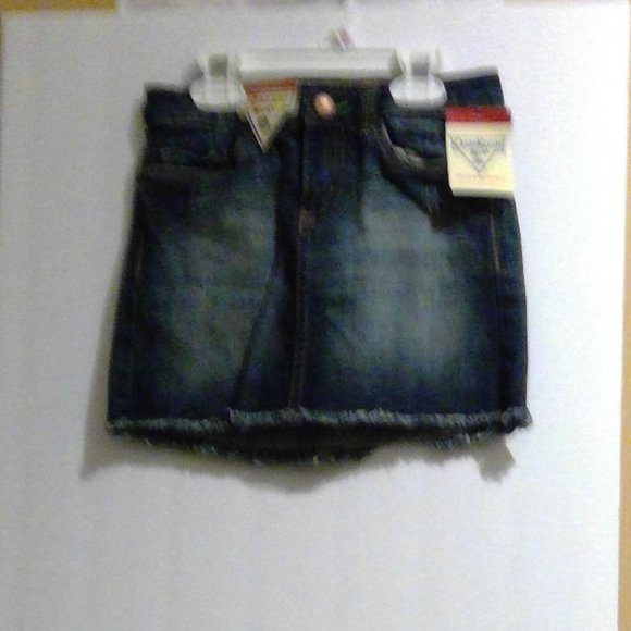 NWT Oshkosh Bgosh Girls size 6 denim skirt with shorts to make a skort - Picture 2 of 8